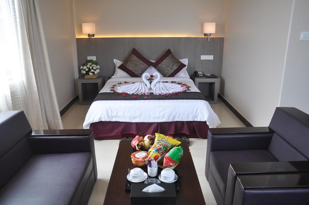 Golden Hill - Hotel Lashio
